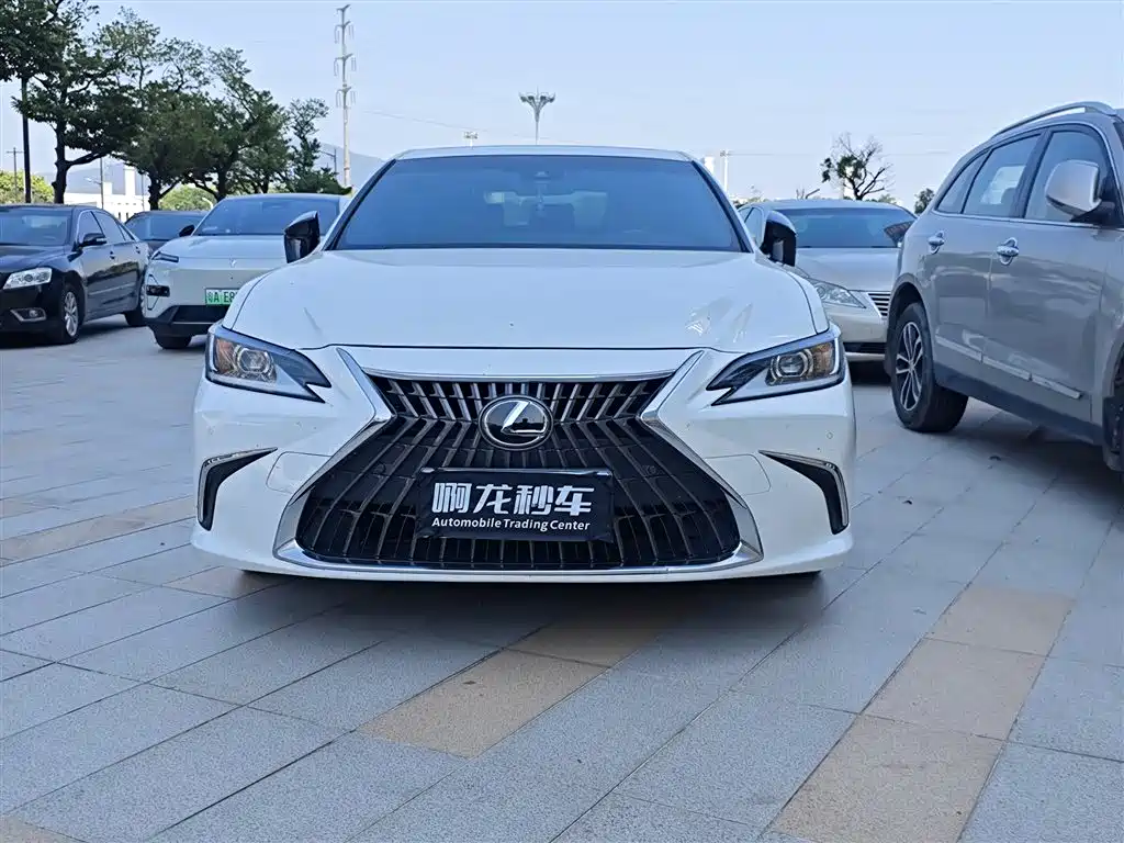 Lexus ES 2022 — фото 2