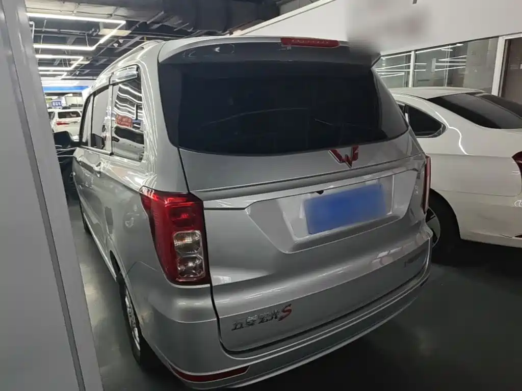 Wuling Hongguang — миниатюра 5