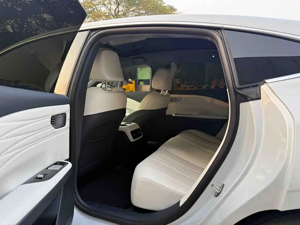 GEELY GALAXY GALAXY E8