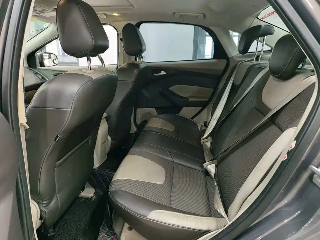 Ford Focus — миниатюра 6