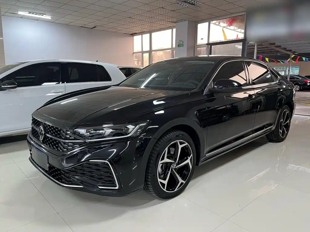 Volkswagen Passat 2026 Outstanding 380TSI Starry Dragon Edition