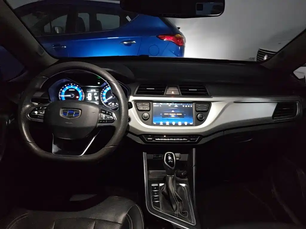 Geely Vision X3 — миниатюра 5