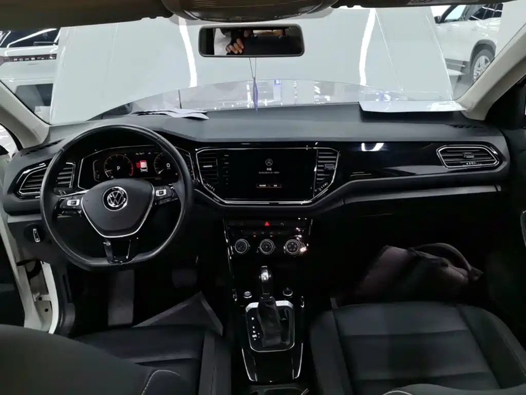 Volkswagen T-Roc — миниатюра 10