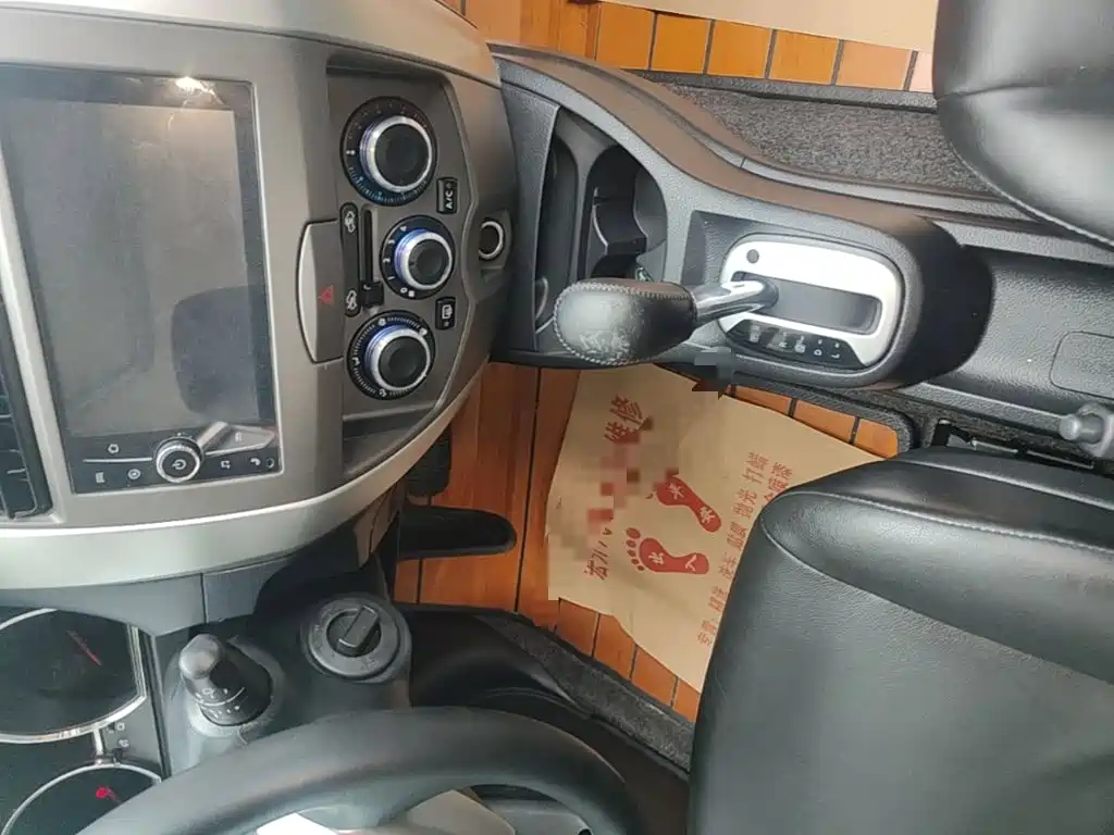 Nissan Livina — миниатюра 14