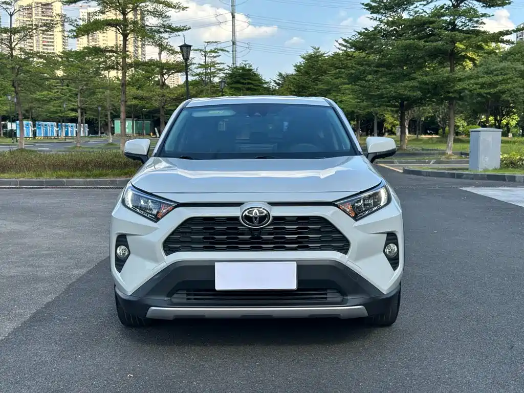Toyota RAV4 — миниатюра 2