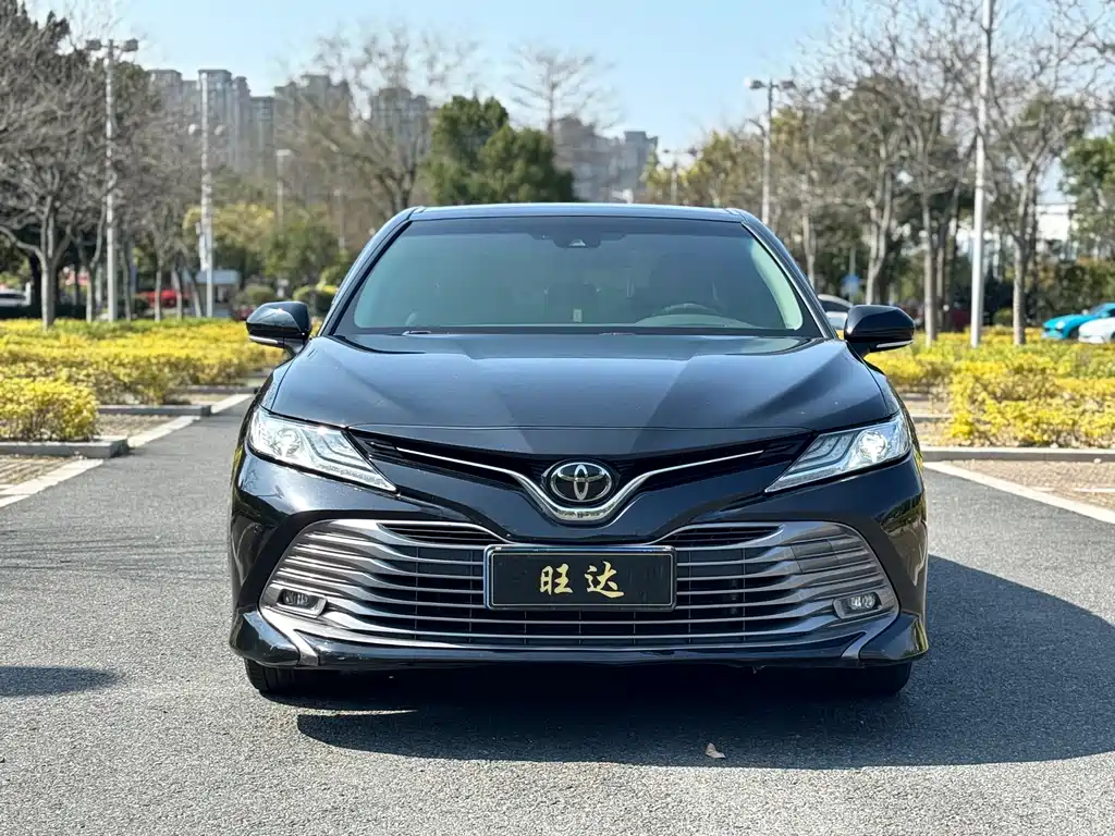 TOYOTA CAMRY