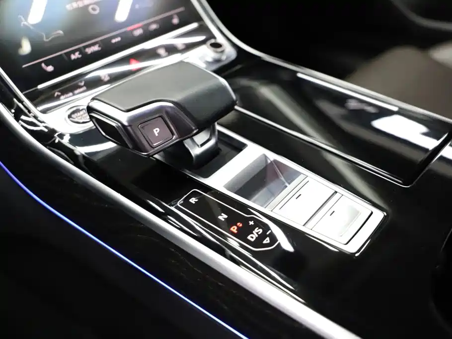 Audi A8 — миниатюра 11