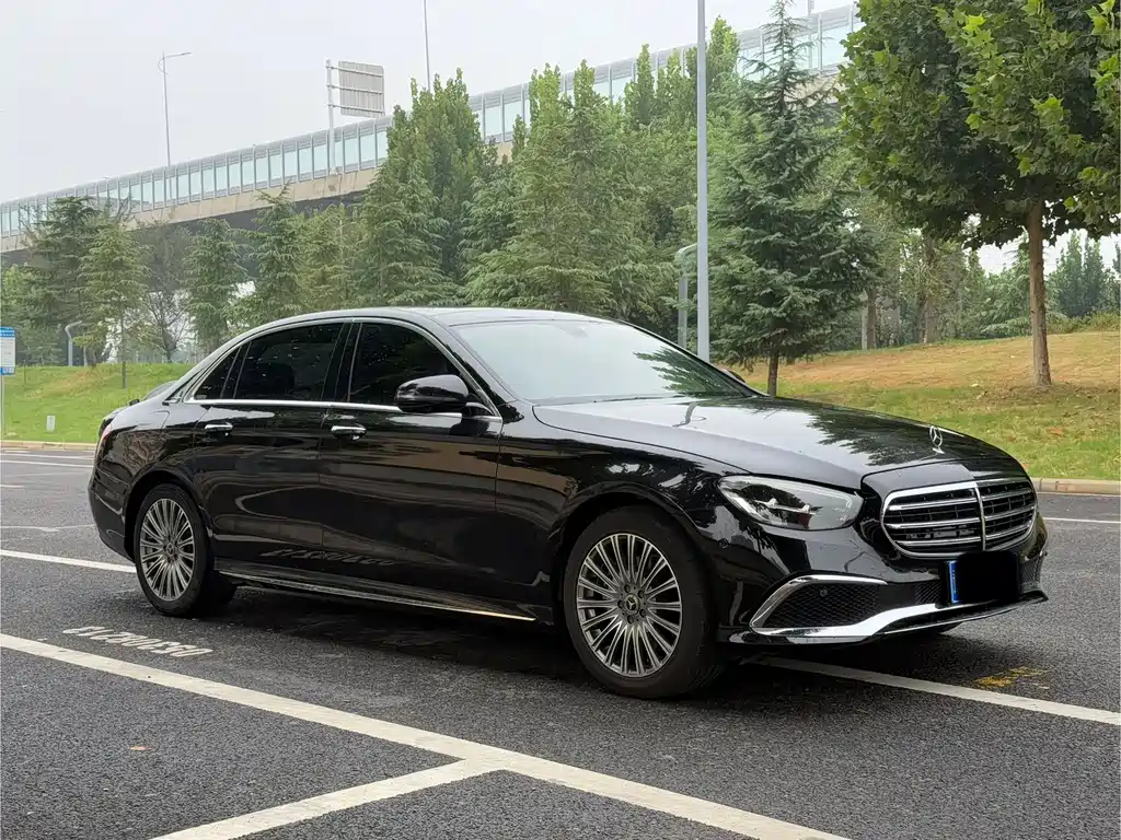 Mercedes-Benz E-Class — миниатюра 3