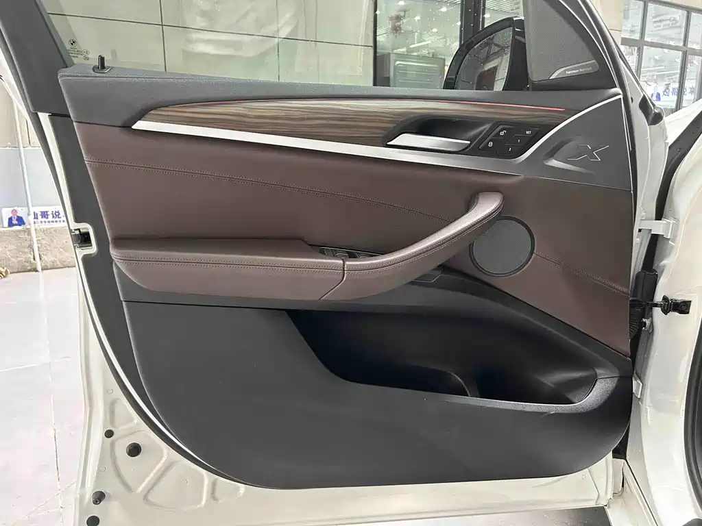 BMW X3 — миниатюра 15
