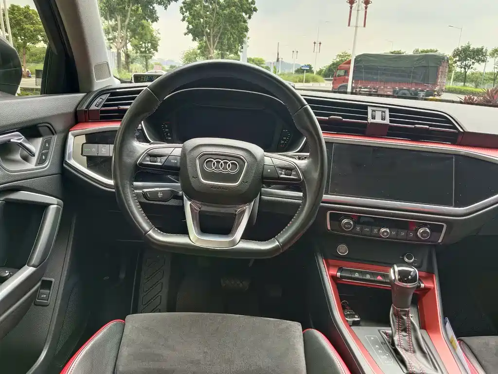 Audi Q3 — миниатюра 11