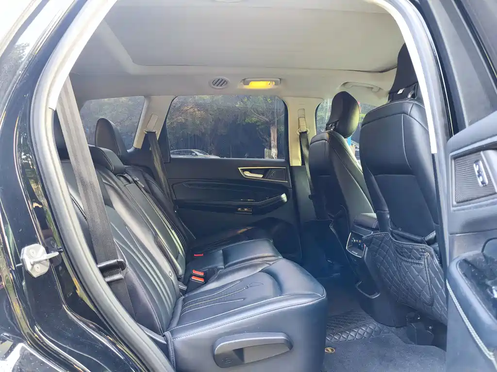 Ford Edge — миниатюра 13