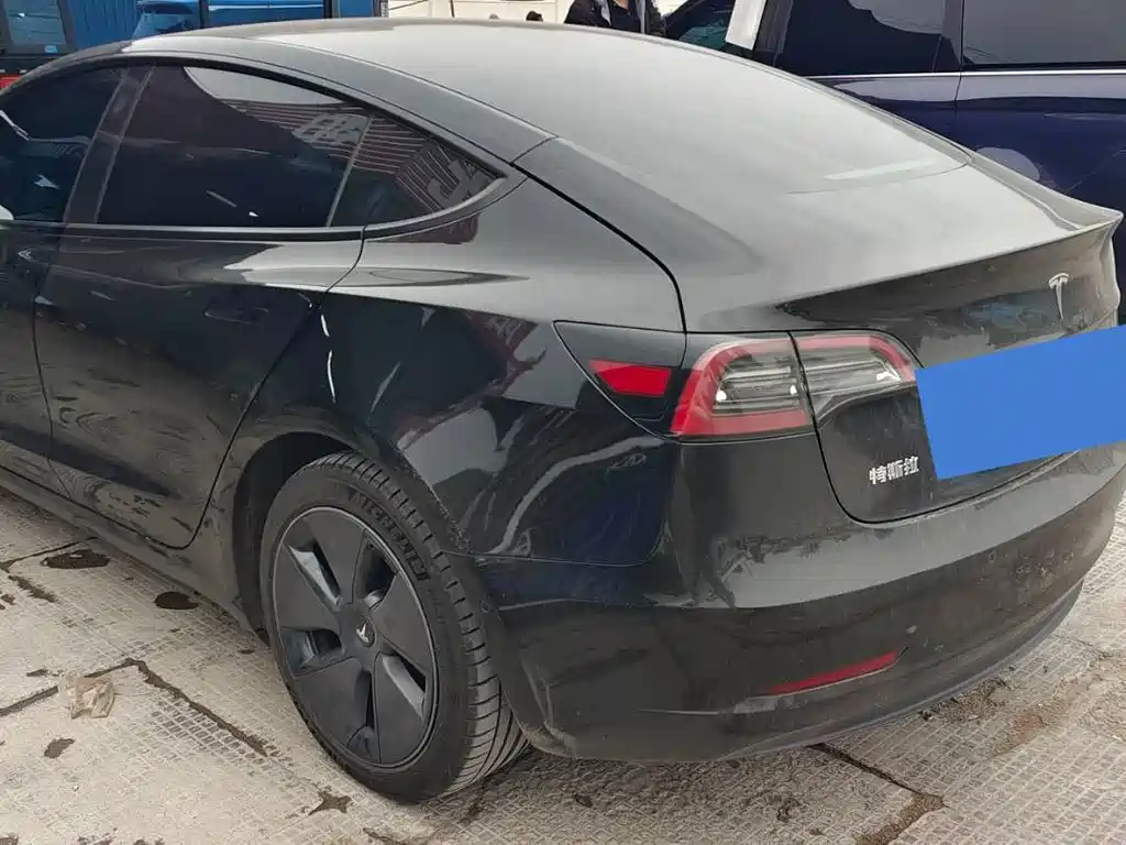 Tesla Model 3 — миниатюра 9