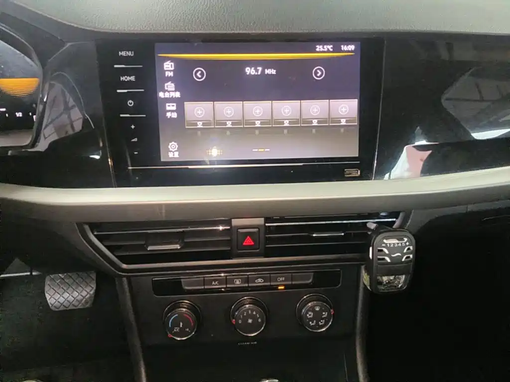 Volkswagen Lavida — миниатюра 13