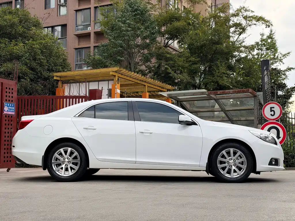 Chevrolet Malibu — миниатюра 12