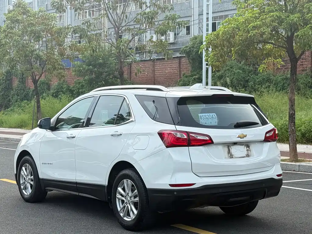 Chevrolet Equinox — миниатюра 6