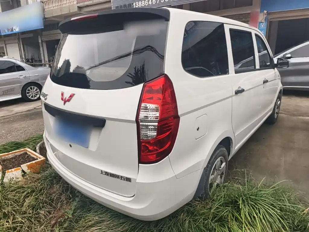 Wuling Hongguang — миниатюра 7