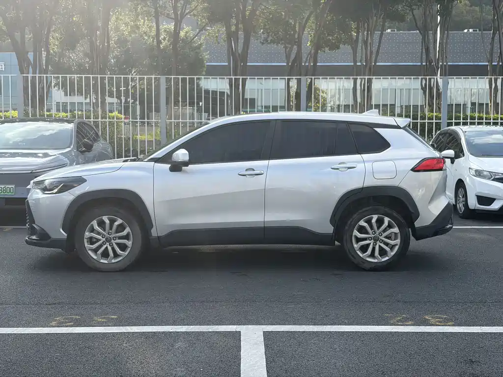 Toyota Frontlander — миниатюра 4