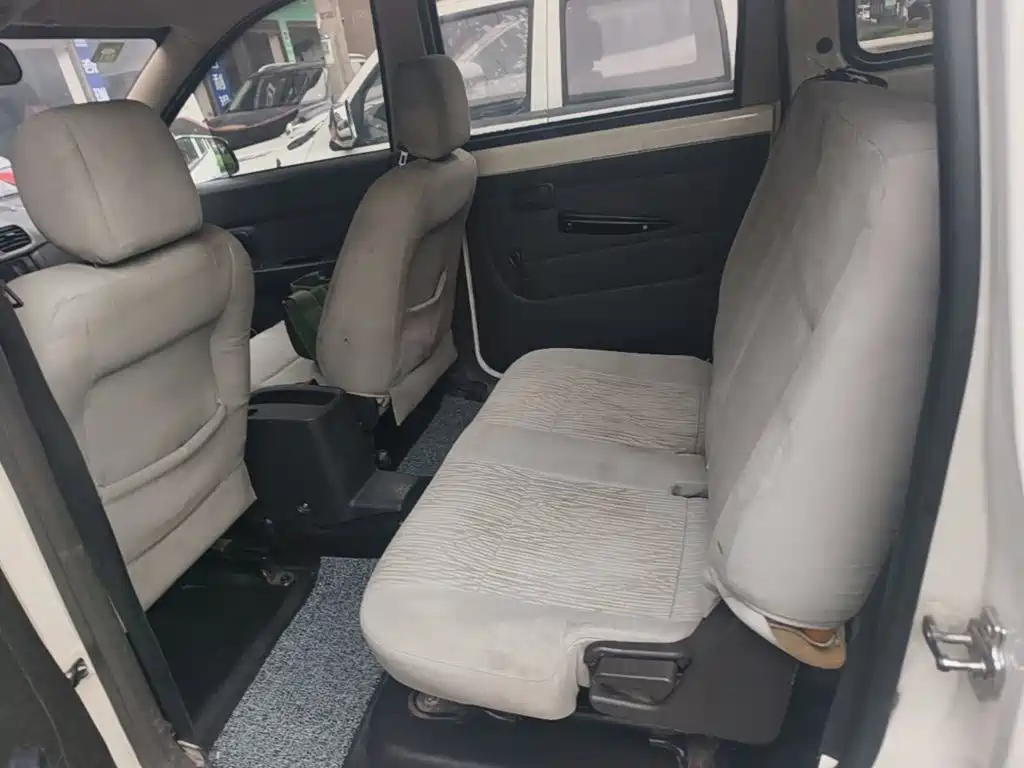Wuling Hongguang — миниатюра 17