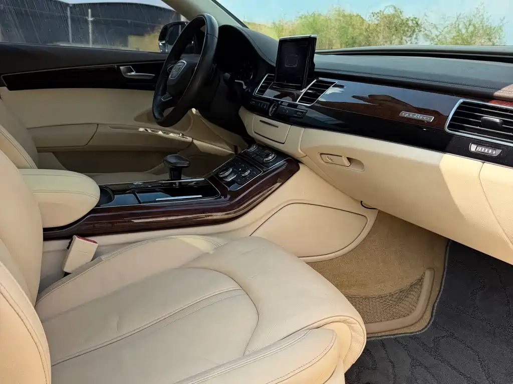 Audi A8 — миниатюра 7