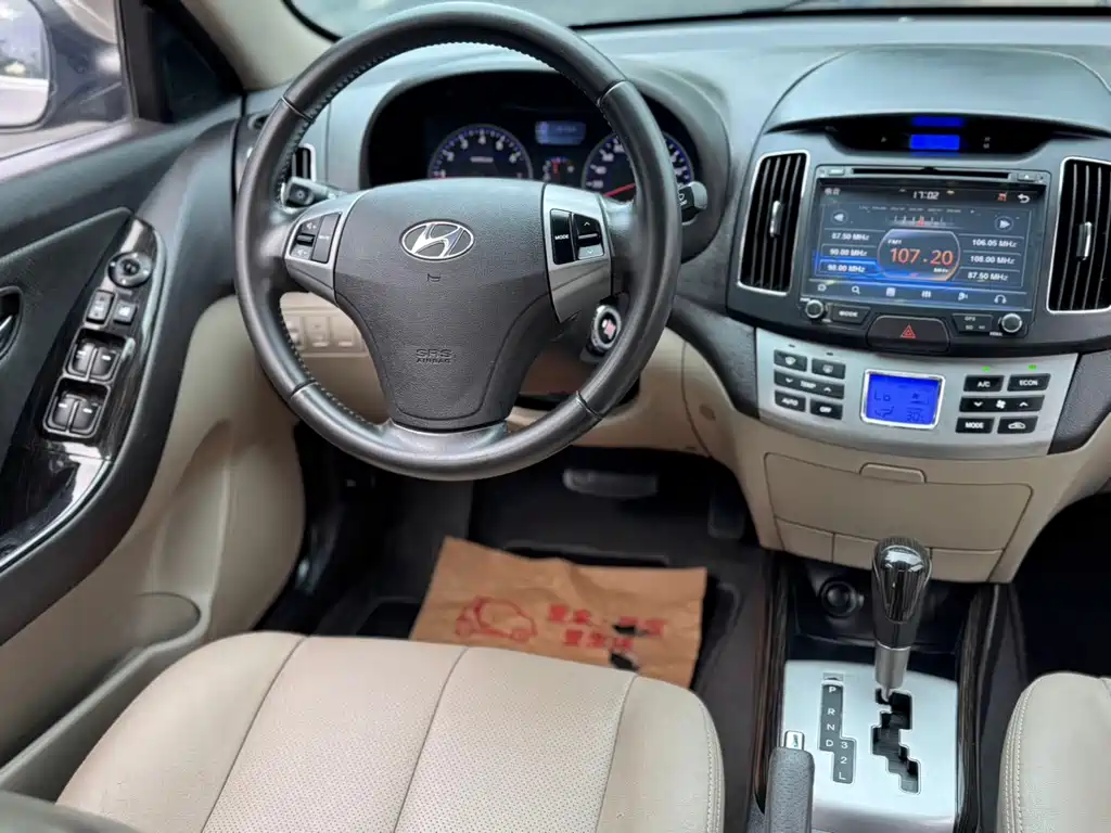 Hyundai Elantra — миниатюра 4