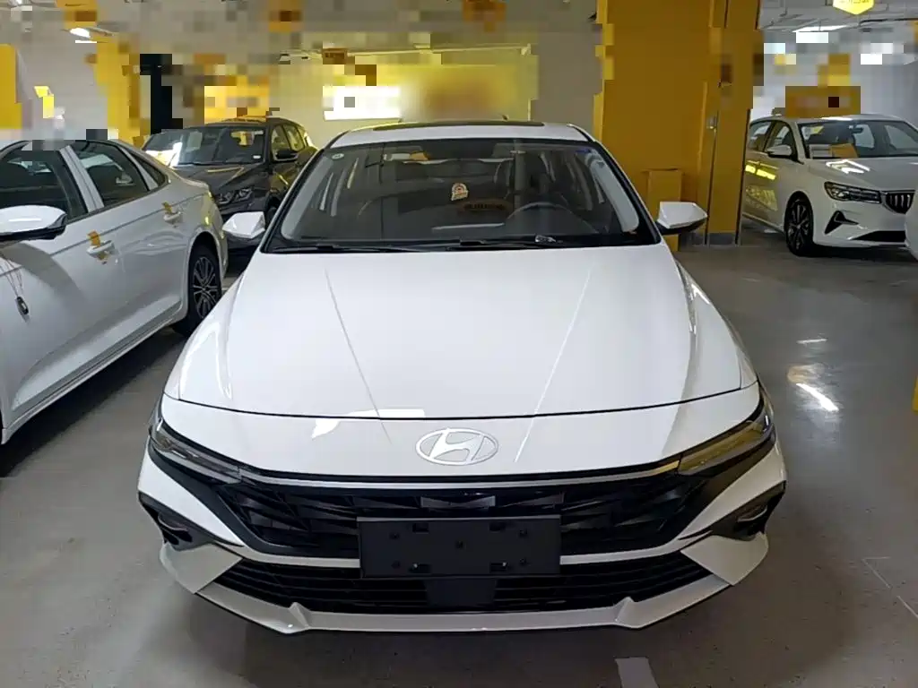 Hyundai Elantra — миниатюра 3