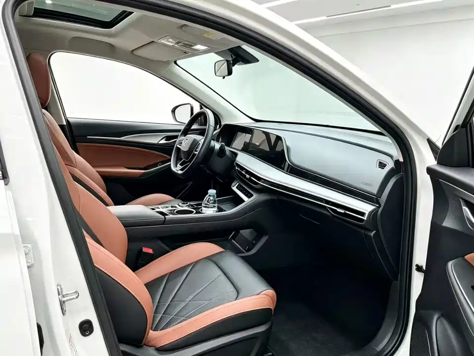Changan Eado — миниатюра 5