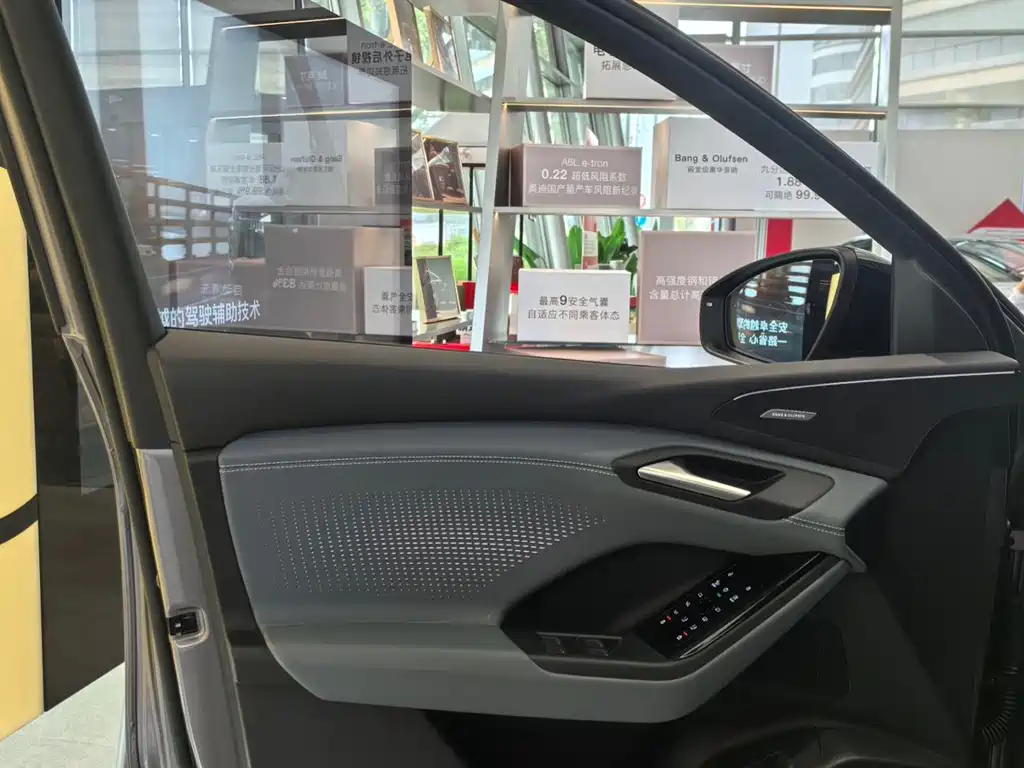 Audi Q6L e-tron — миниатюра 9