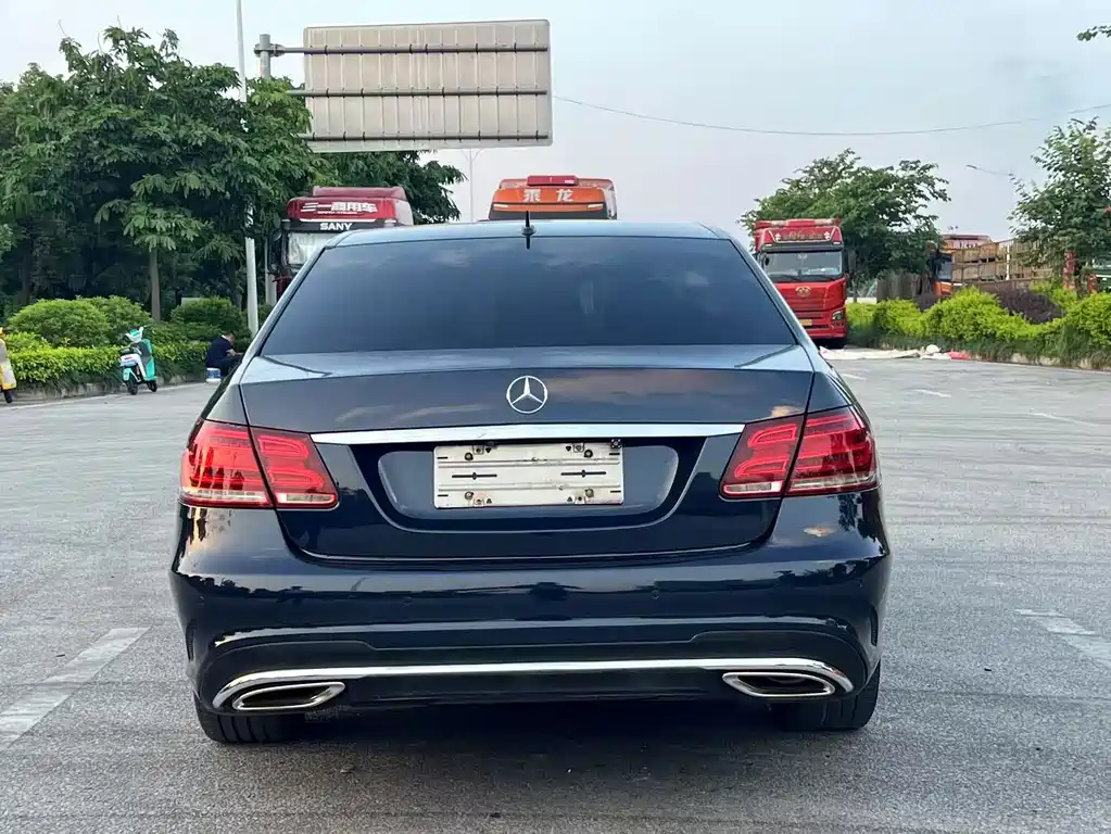 Mercedes-Benz E-Class — миниатюра 5