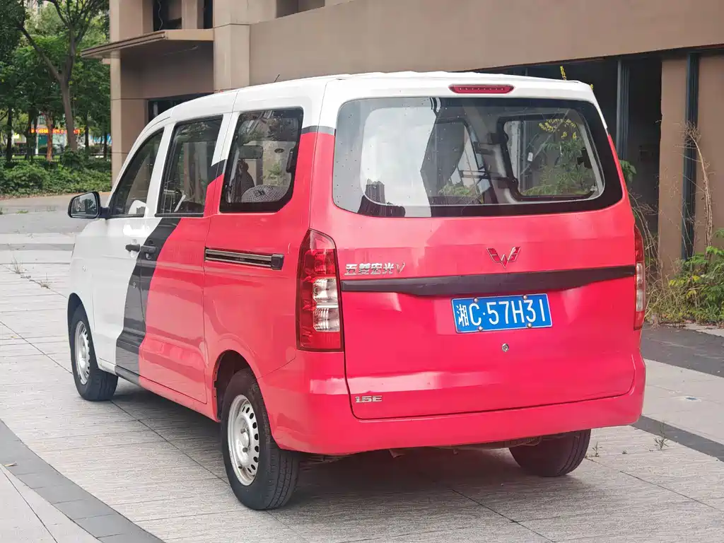 Wuling Hongguang V — миниатюра 7