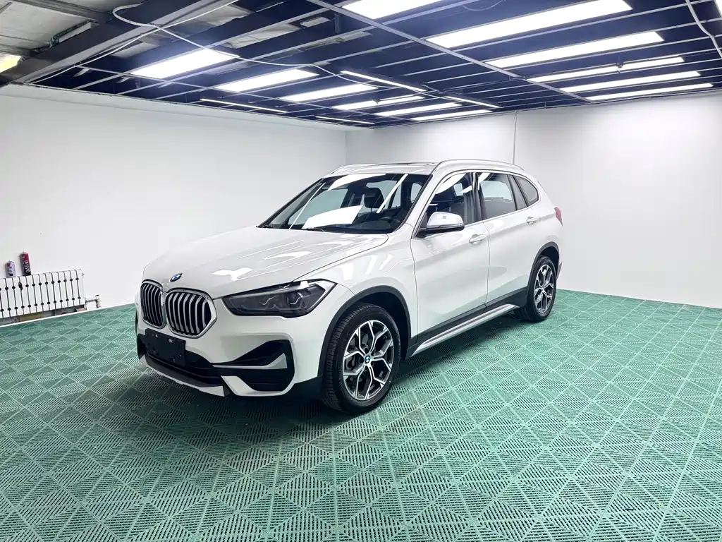 Купить BMW X1