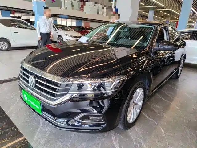 VOLKSWAGEN PASSAT 2020