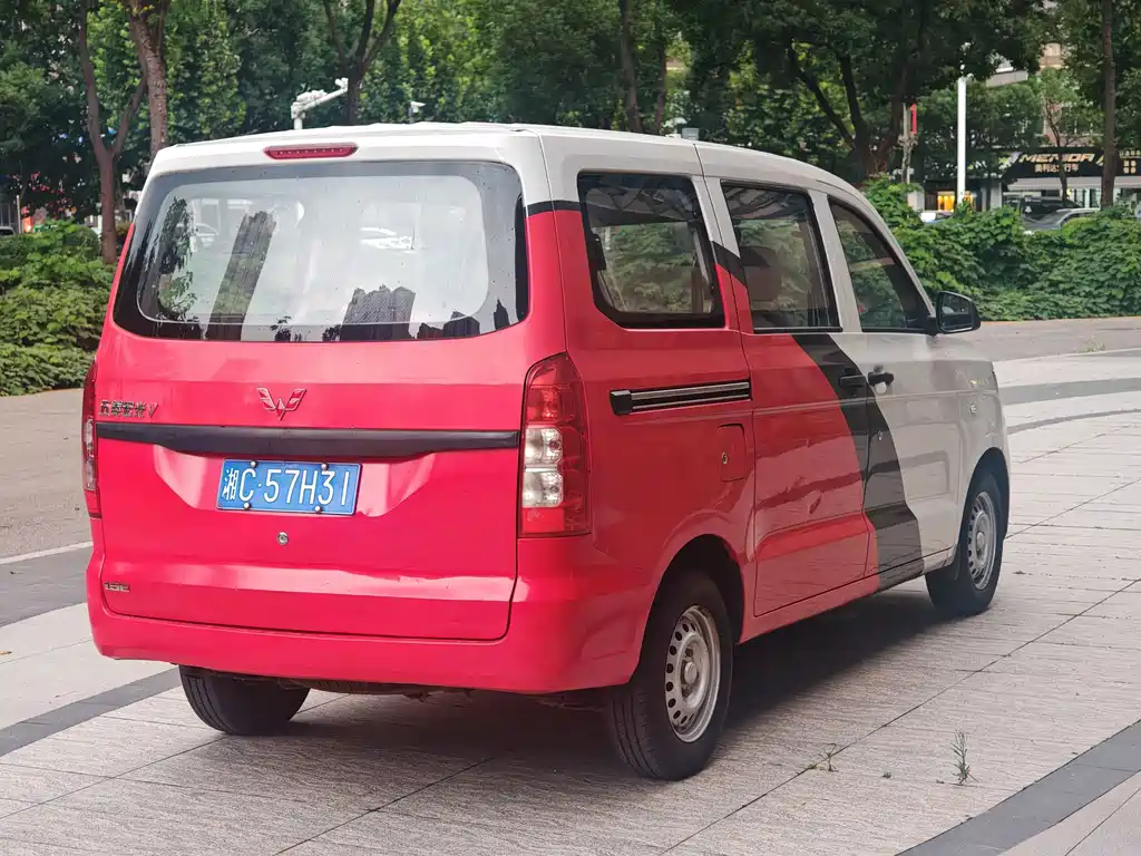 Wuling Hongguang V — миниатюра 9