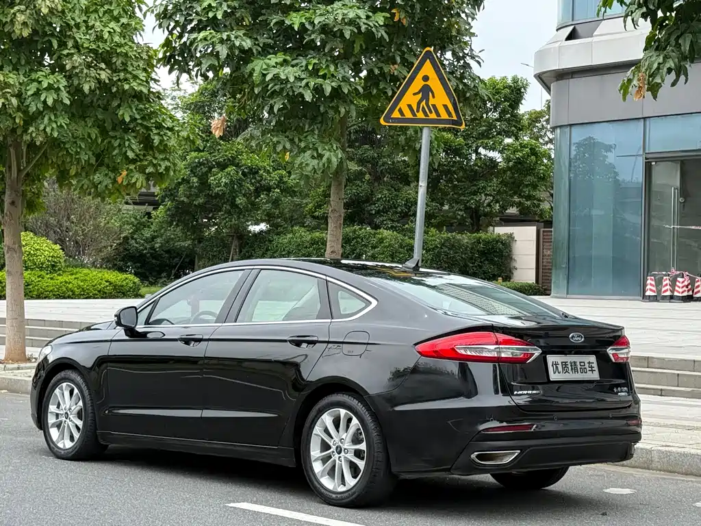 Ford Mondeo — миниатюра 10