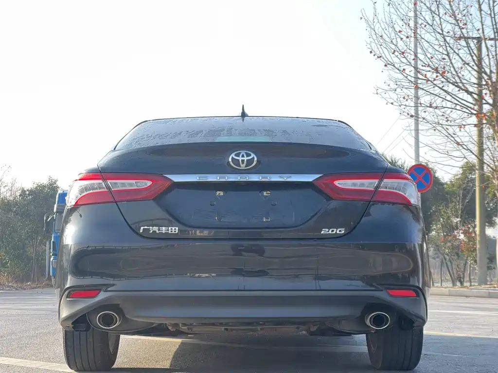 TOYOTA CAMRY
