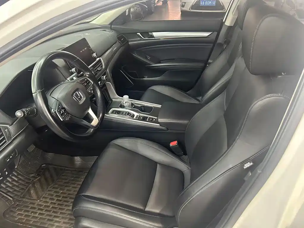 Honda Accord — миниатюра 8