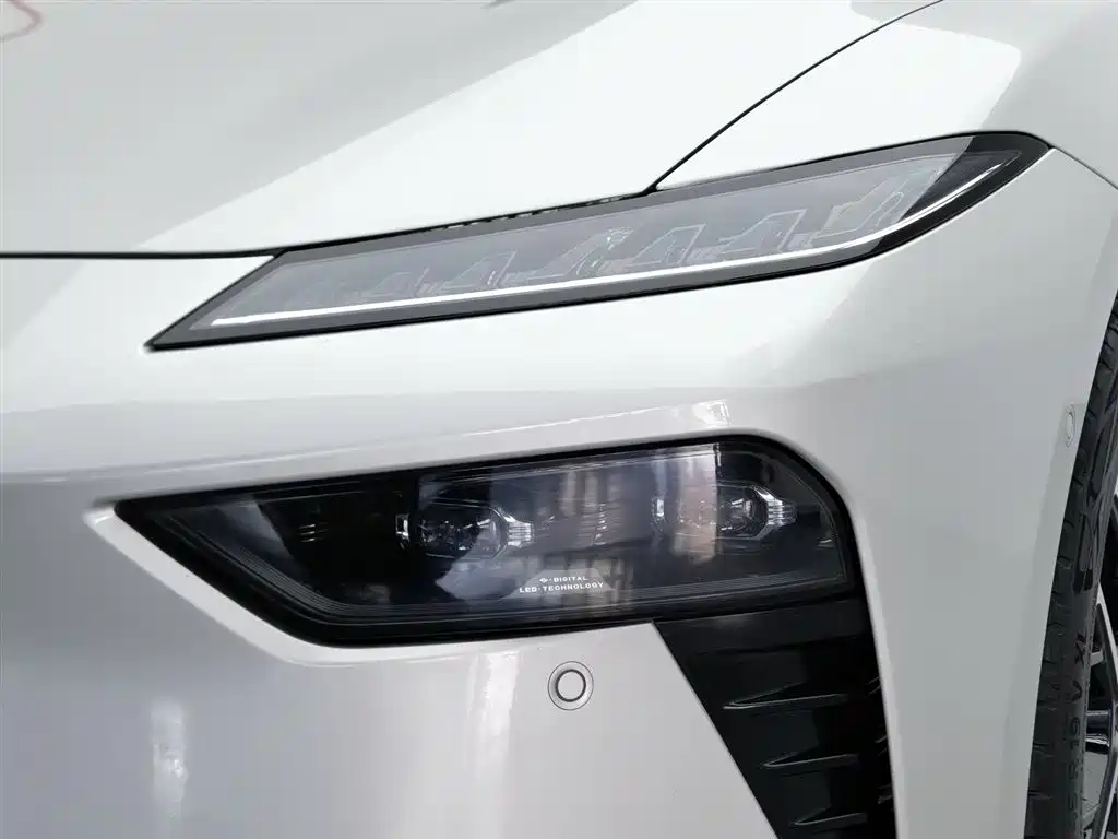 Dongfeng eπ007 2025 565 Max