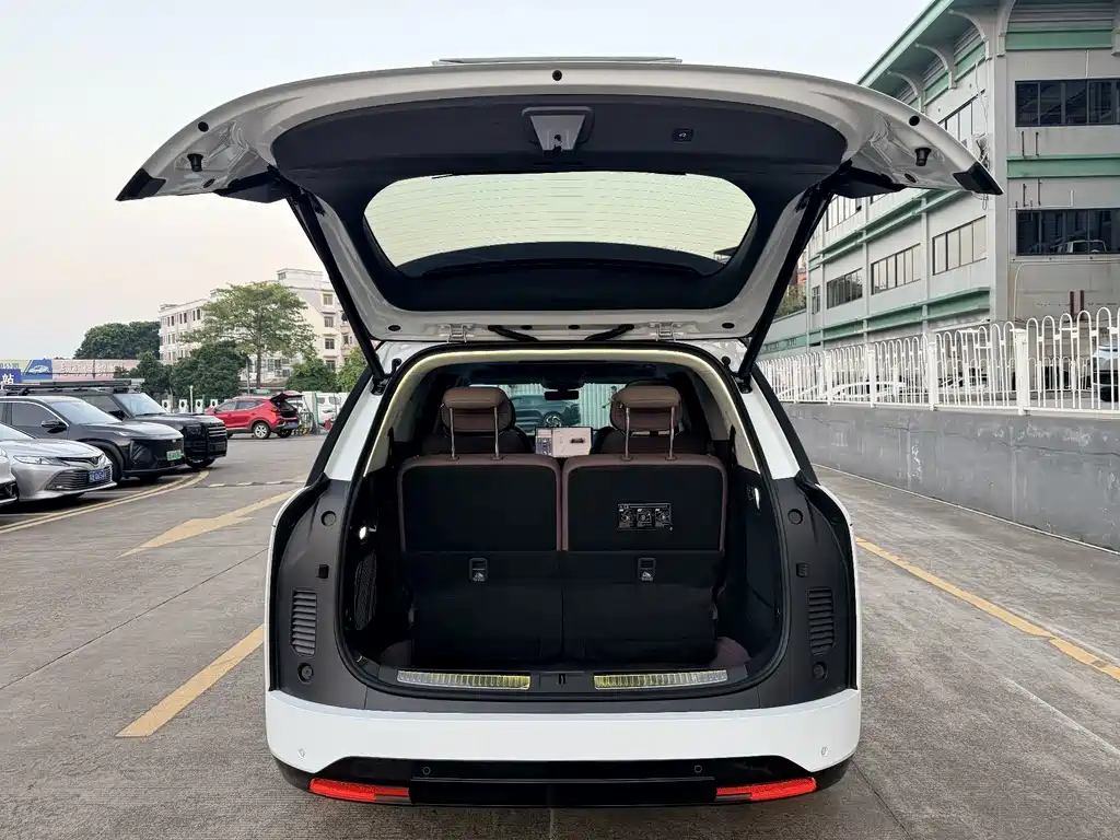 XPeng GX — миниатюра 22