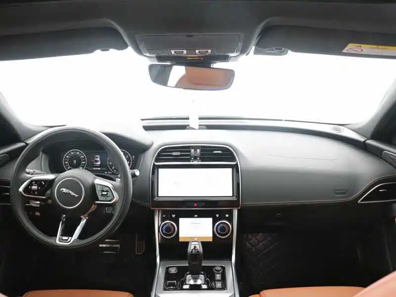 Jaguar XEL — миниатюра 8