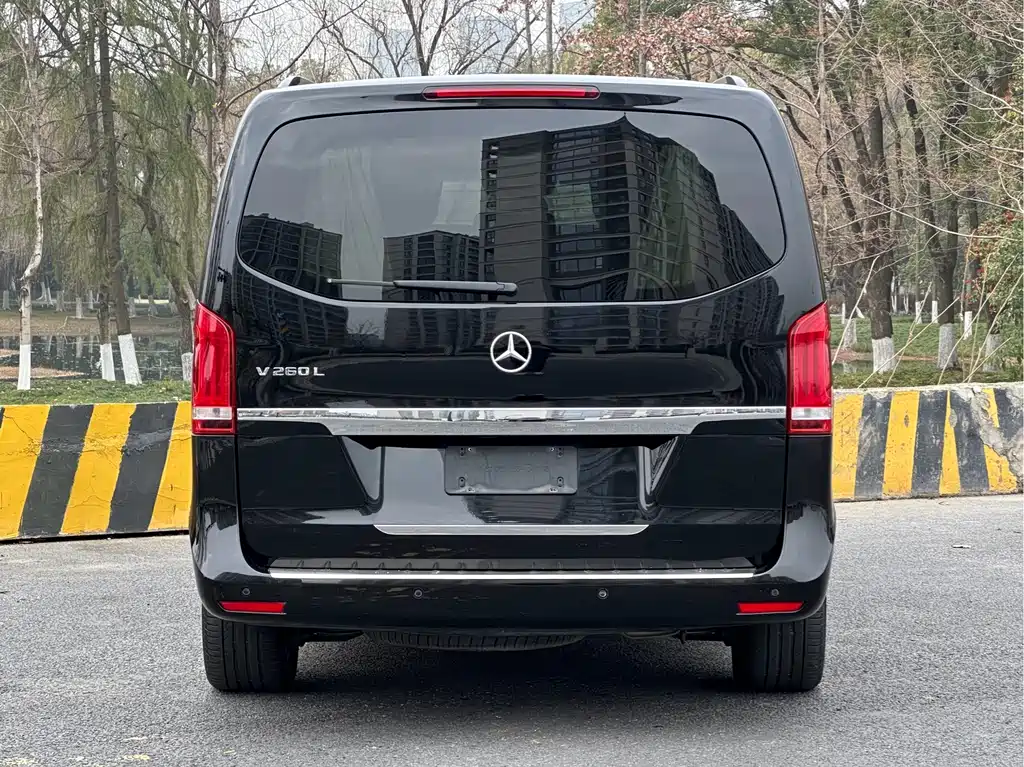 Mercedes-Benz V-Class V 2017 V 260 L Luxury Long Wheelbase