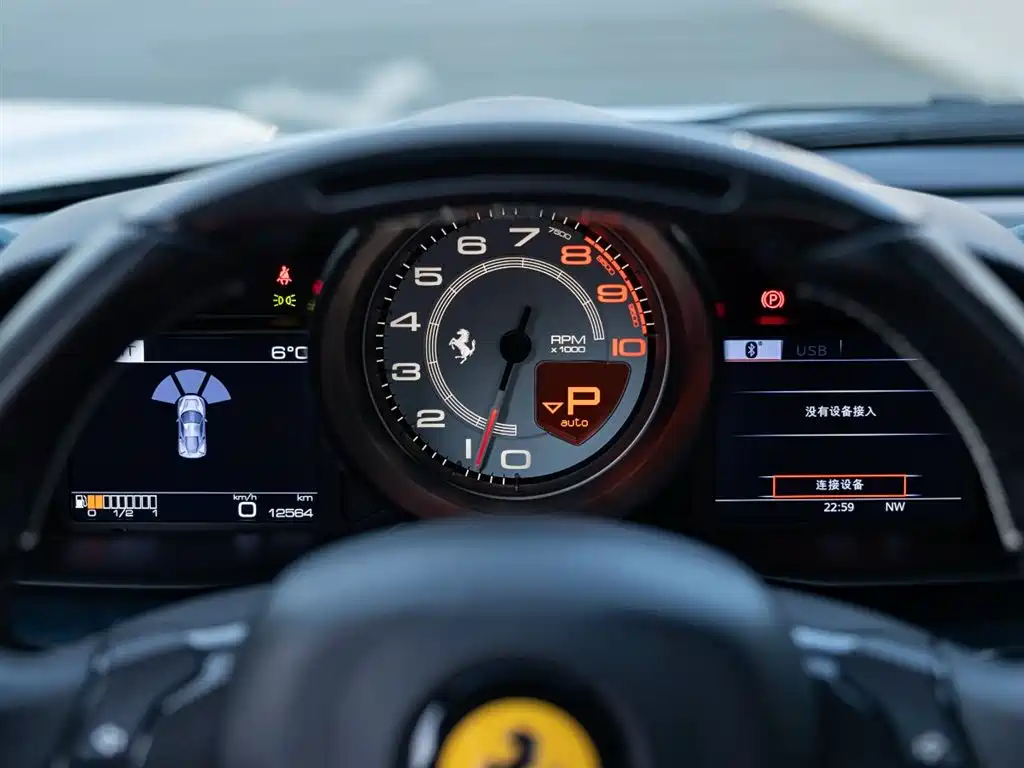 FERRARI 488