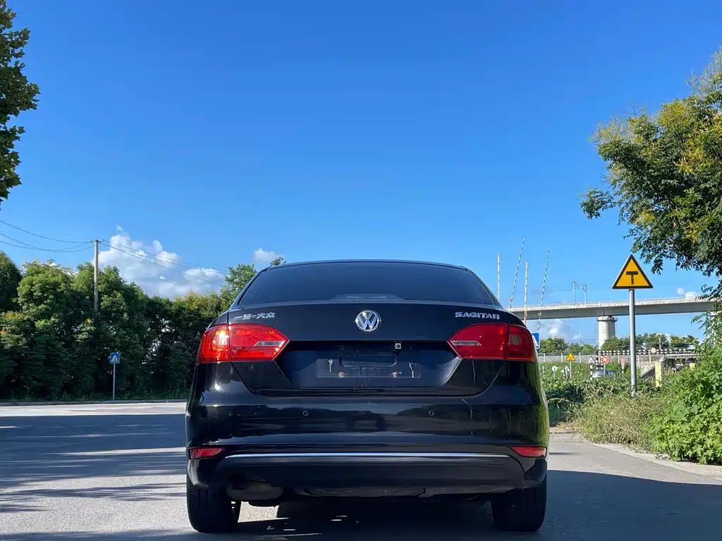 Volkswagen Sagitar — миниатюра 6