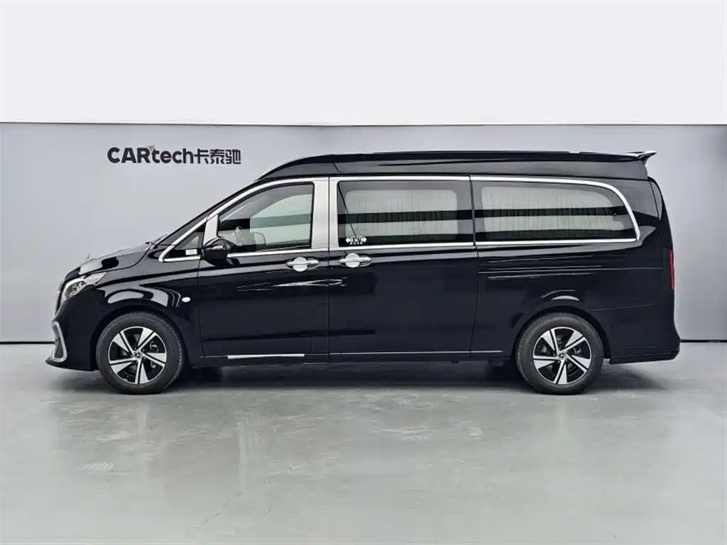 Mercedes-Benz Vito 2023 2.0T 7 мест