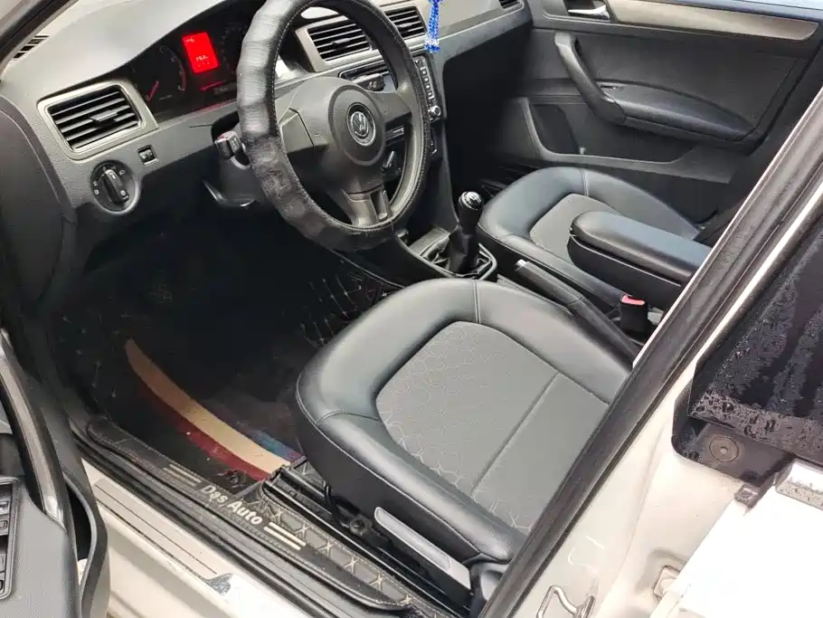 Volkswagen Santana — миниатюра 9