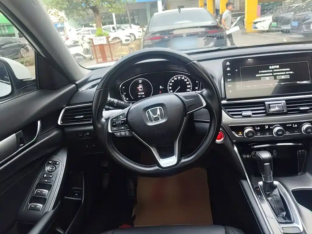 Honda Accord — миниатюра 11
