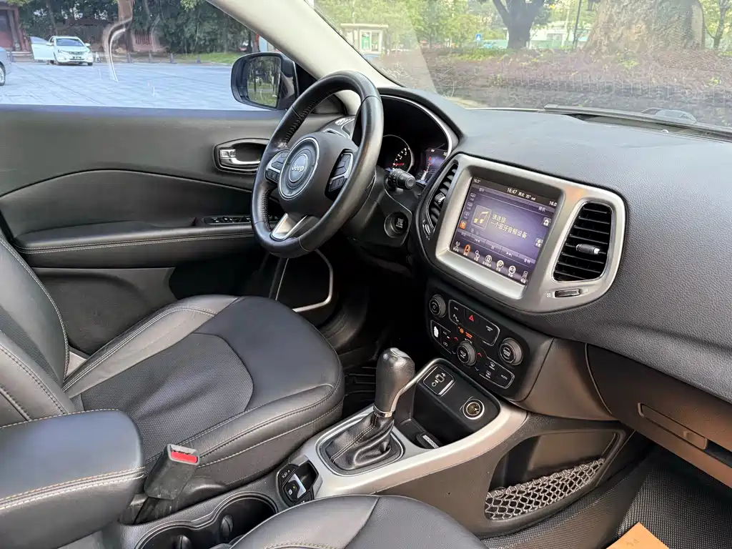 Jeep Compass — миниатюра 13