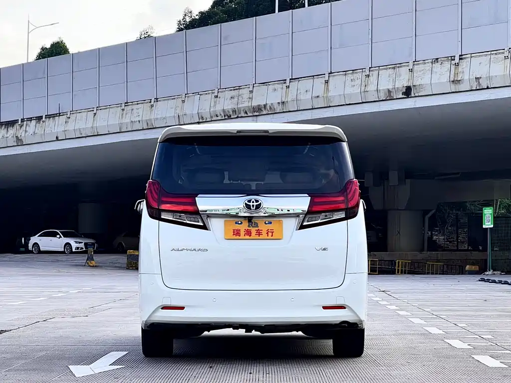 Toyota Alphard 2015 3.5L Luxury