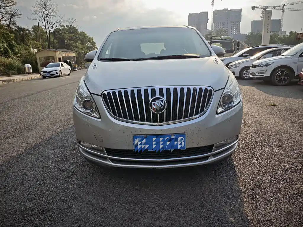 Buick GL8 — миниатюра 2