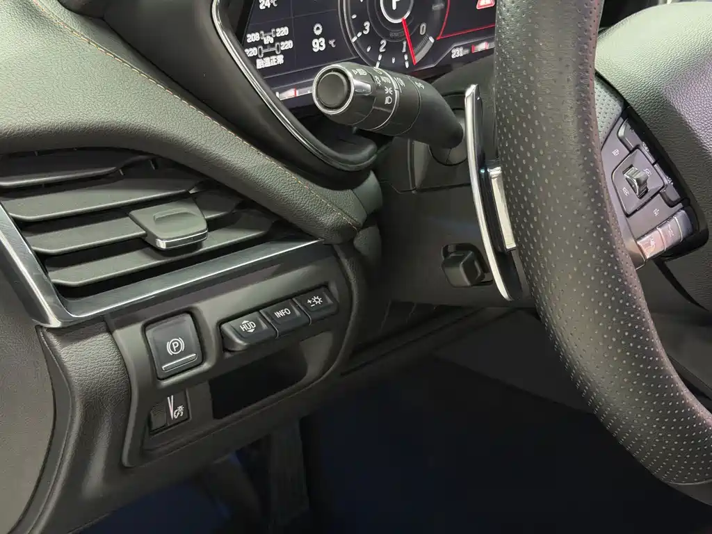 Cadillac CT5 — миниатюра 17