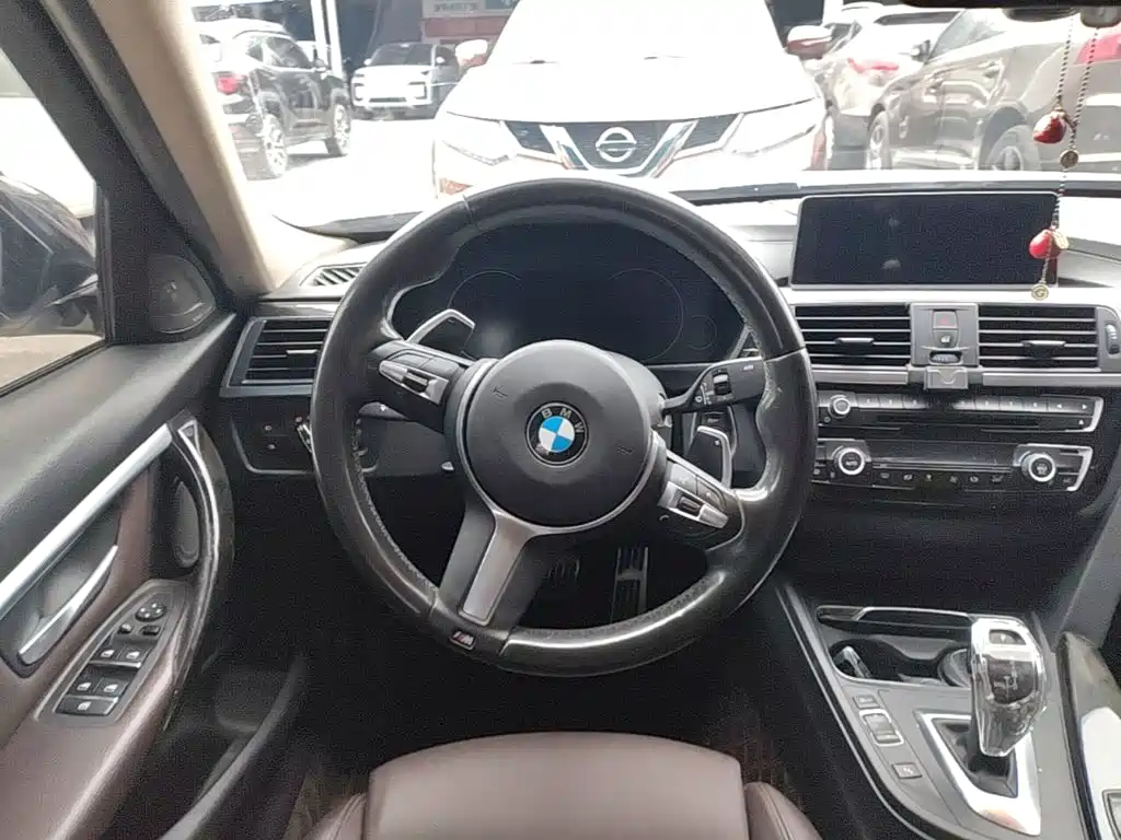 BMW 3 Series — миниатюра 11