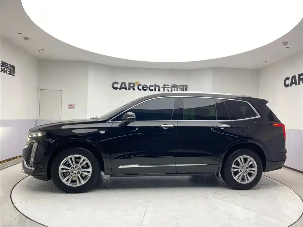 Cadillac XT6 2021 2.0T мест